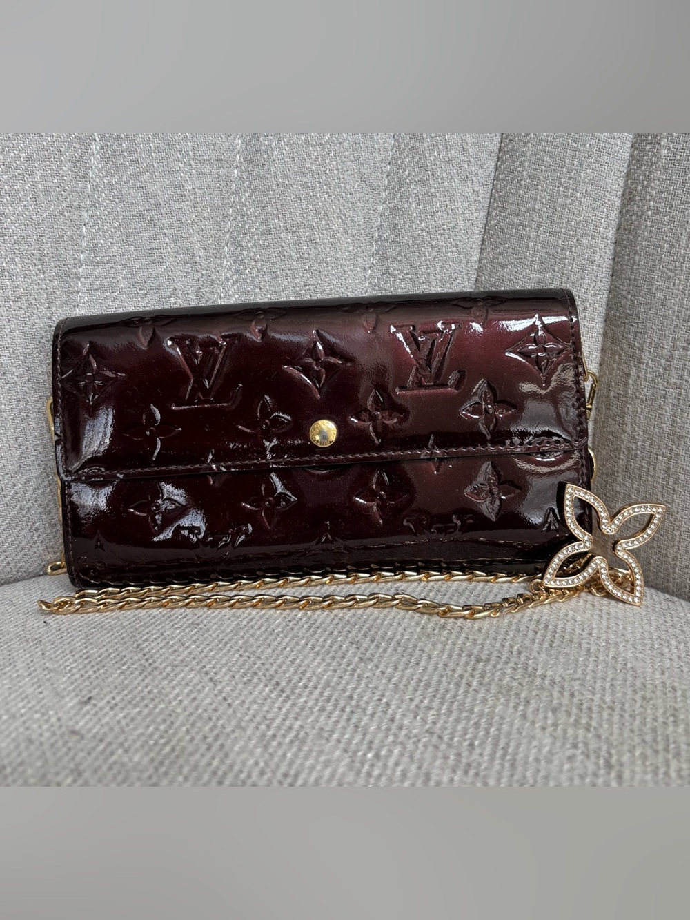 LOUIS VUITTON Monogram Maroon Vernis Reade Wallet on Chain